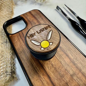 Navi Hey listen Legend of elf  Videogame Fairy Wood Phone Phone Grip– Wooden Cover for iPhone, Samsung and Google Pixel , Durable Gift