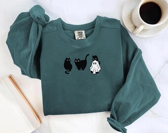 Halloween Ghost Cat Sweatshirt: Cozy Fall Crewneck - Cat Lover Gift