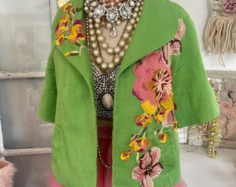 bellissimo blazer bolero verde primaverile botanico, blazer con applicazioni floreali oversize, blazer verdi, blazer bolero alla moda primaverile