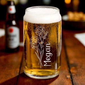 Engraved Birth Flower Can Glass – Custom Floral Beer Can Tumbler