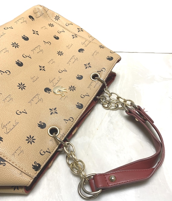 Vintage Gloria Vanderbilt Logo Bag: Beige & Red Faux Leather 