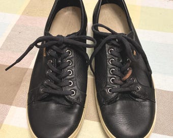 Vintage ECCO Black Leather Lace-Up Sneakers Women's Size 8.5M (Stain on Sole)