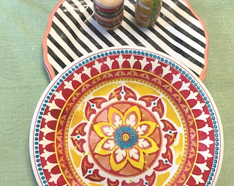 Vintage Melamine Plates Set of 3 and Salt & Pepper Hamburger/Hot Dog Shakers