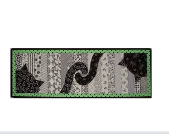 Cat Tails Table Runner/Wall Hanging Quilt Pattern - PDF