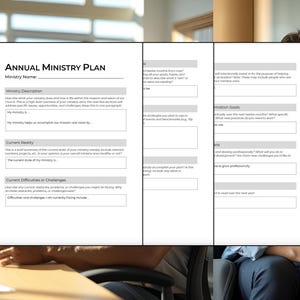 以下が含まれることがあります： 「年間省プラン」と題された白いドキュメント。省の説明、現在の現実、困難、目標のセクションがあります。ビジネス環境で2人の前にドキュメントが表示されます。