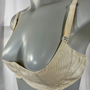 Custom 1940s 1950s 40s pin up retro vintage lingerie pushup cupless cupfree wirefree wireless half no cups less bullet cone cage shelf bra