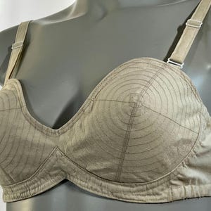 1950s 50s 40s pin up vintage retro custom comfy wirefree wireless no wire cream padded cotton pointed circle round cone bullet lingerie bra