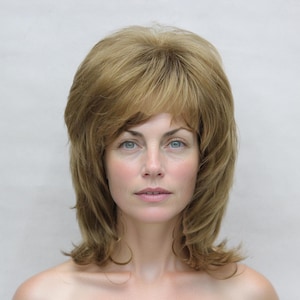 Vintage 60s 70s Retro Layered Wig, Blonde Bouffant Cosplay Wig, Voluminous Blowout Synthetic Wig, Party & Costume Wig for Women