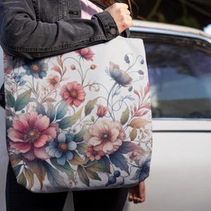 Floral Pattern Tote Bag - Stylish and Sustainable, Perfect for Shopping, Beach, Tote, Gift, Travel