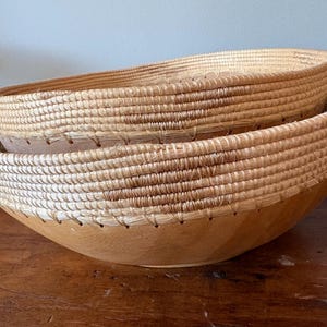 Anthropologie Sisal-Wrapped Wooden Decorative Bowls – Set of 2 (12.5” & 10.5”) afbeelding 10