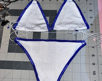 Blue and white thong set
