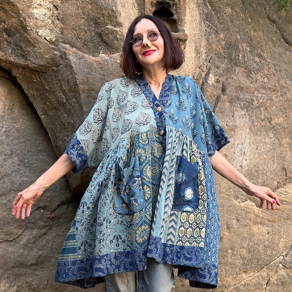 Kaftan tunic in hand printed cotton.