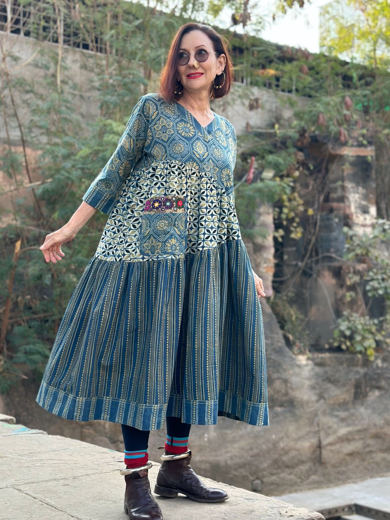 Indigo blue and ecru dress is a tiered cotton dress from hand printed fabrics. Hand embroidery decorates the pocket. zdjęcie 8