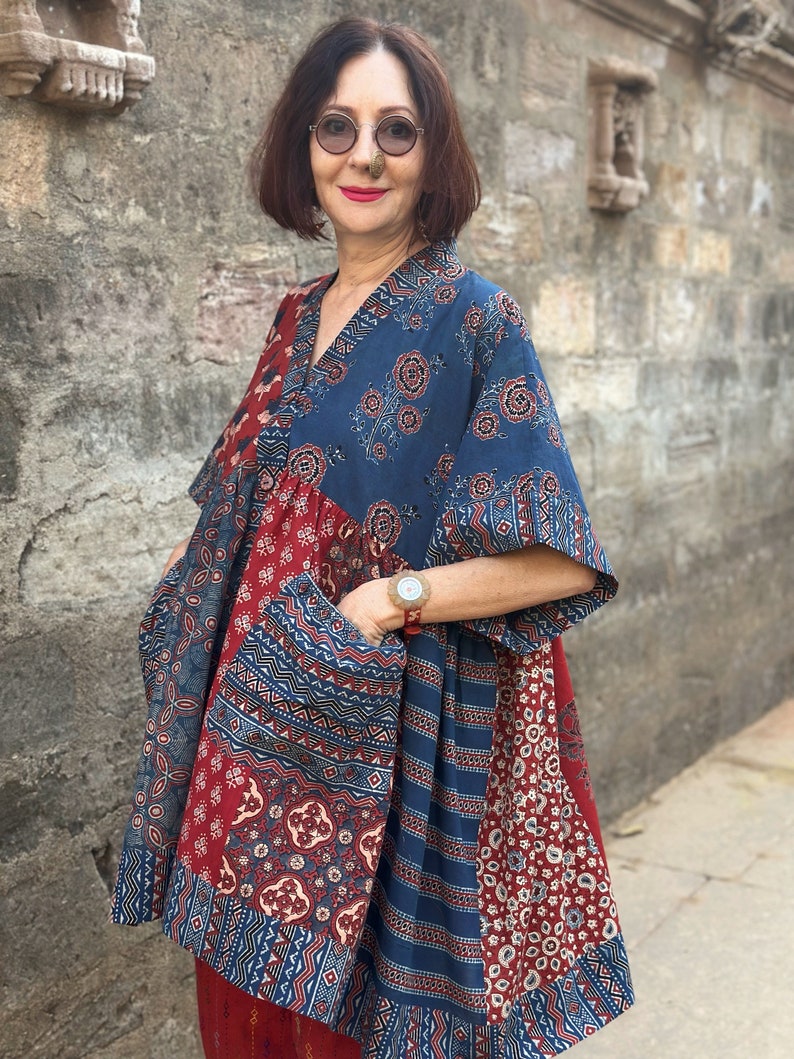 Kaftan tunic in hand printed cotton image 2