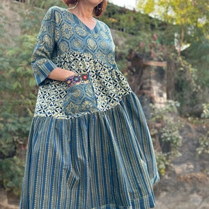 Indigo blue and ecru dress is a tiered cotton dress from hand printed fabrics. Hand embroidery decorates the pocket. zdjęcie 3