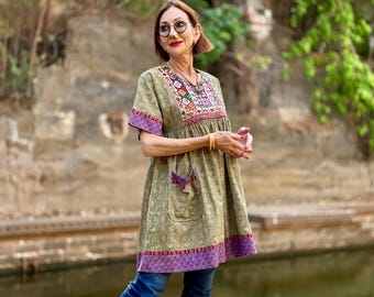 Indian hand embroidery from Kutch Gujarat adds vintage sparkle to this cotton Ajrakh tunic