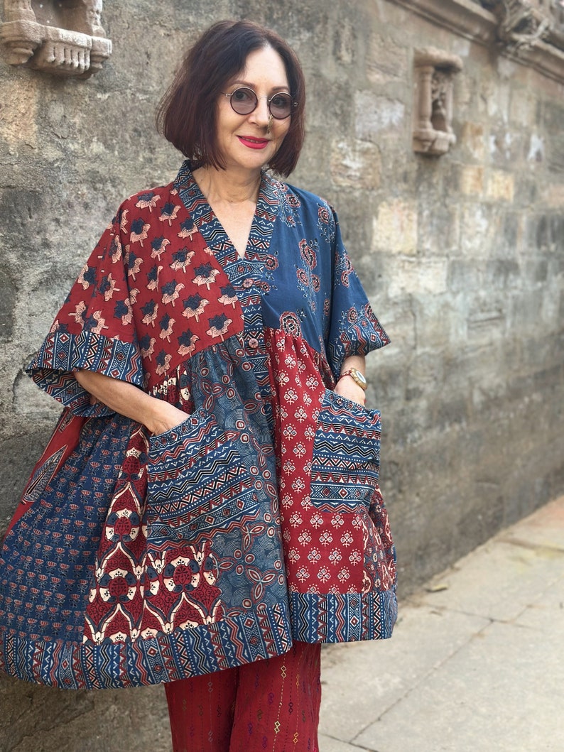 Kaftan tunic in hand printed cotton image 4