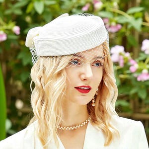1920s Vintage Fascinator Pillbox Beret Cocktail Wedding Hat with Veil Black Pillbox Fascinator Hat: Vintage Style Feather Veil for  main image 4