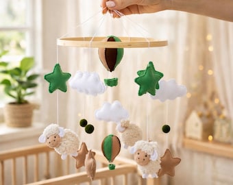 Neutralna karuzela dla dziecka z balonem na ogrzane powietrze, owcami i gwiazdami – filcowa karuzela do łóżeczka, leśny wystrój pokoju dziecięcego, prezent dla dziecka bez względu na płeć