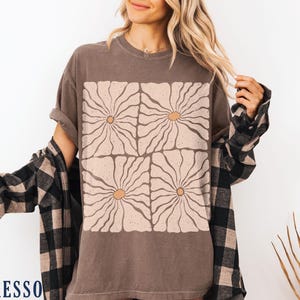 Womens Boho Tee, Retro Womens Clothing, Oversized Floral Shirt, Comfort Colors Trendy Boho Aesthetic Clothes, Boho Outfit Women