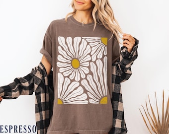 Boho Daisy Flower Tee, Comfort Colors Botanical Tee, Wildflower Shirt, Retro Floral T-Shirt, Plant Shirt, Gardener Shirt, Trendy Gift