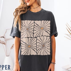 Womens Boho Tee, Retro Womens Clothing, Oversized Floral Shirt, Comfort Colors Trendy Boho Aesthetic Clothes, Boho Outfit Women