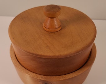 Vintage Wooden Lidded Box – Mid Century Scandinavian Style
