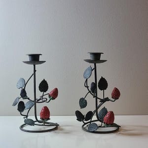 Vintage Obst Metall Kerzenhalter Gemalt Cottagecore Erdbeere Brombeere Dekor Französische Land Taper Halter (Paar)