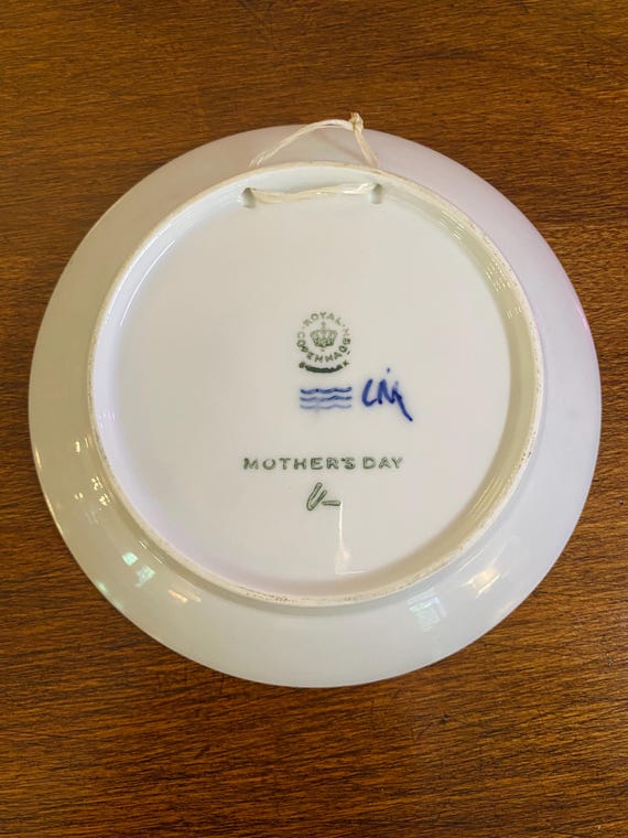 ヴィンテージ ロイヤル コペンハーゲン 母の日プレート 1973年：母と子