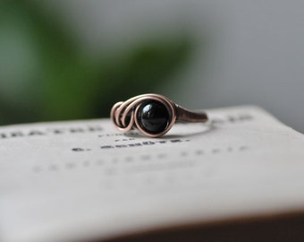 Schwarzer Onyx Ring, einfacher Draht Kupfer Ring, Boho Retro schwarz facettierte Onyx Ring, einfacher Goth schwarzer Ring