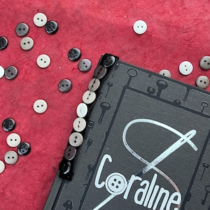 Coraline - Neil Gaiman (Special Edition Rebind) Button Ribbon