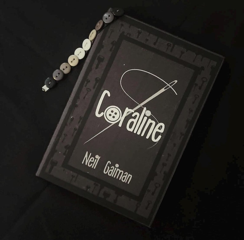 Coraline - Neil Gaiman (Special Edition Rebind) bild 1