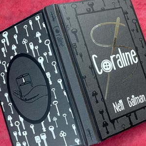 Coraline - Neil Gaiman (Special Edition Rebind) bild 2