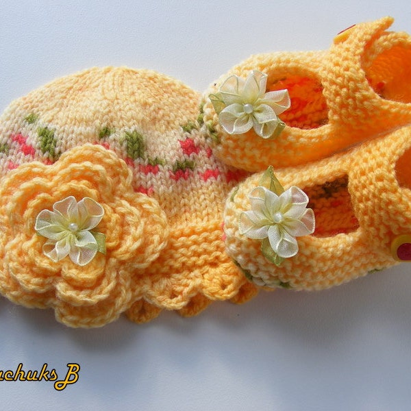 Hand knitted newborn  baby  Mary Jane shoes and Hat set FREE SHIPPING