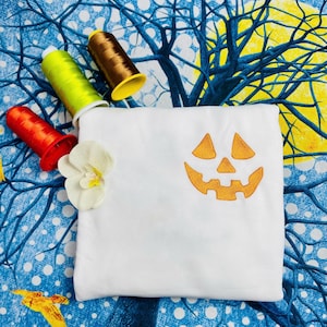 Minimalist Jack-O&#39;-Lantern Sweatshirt | Cute Halloween Pumpkin Face Crewneck | Spooky Fall Aesthetic | Cozy Autumn Shirt