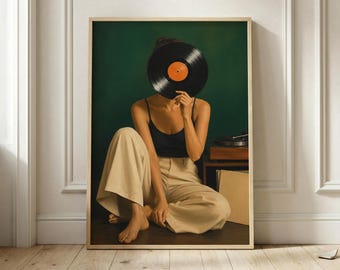 レコードを操る女性のポスター、レトロな音楽ウォールアート、ミッドセンチュリーアートプリント、ダークグリーンのリスニングルーム装飾、シュールな女性のイラストアート