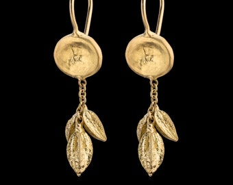 18k Solid Gold Earrings,Cluster Of 18k Gold Seeds Hanging From 18k Gold Top,Fine Jewelry,Natural Design in Gold,Handmade.