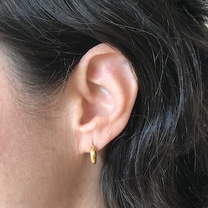 Classic Small 22k Solid Gold Click-in Hoop Earrings, Fine Jewelry, Unisex Earrings, Men Earrings. image 4