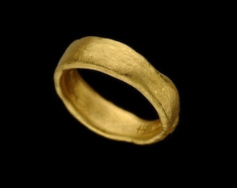 Natural Shaped 22k Solid Gold Wedding Ring, Rough Looking 22k solid Gold Band, Unisex Jewelry, Fine jewelry ,Resizable.