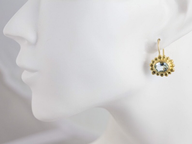 22 k Solid Gold Sonne Blume Ohrringe mit Aquamarin, März Birthstone, alten Stein Einstellung Technik, feine Schmuck Bild 4