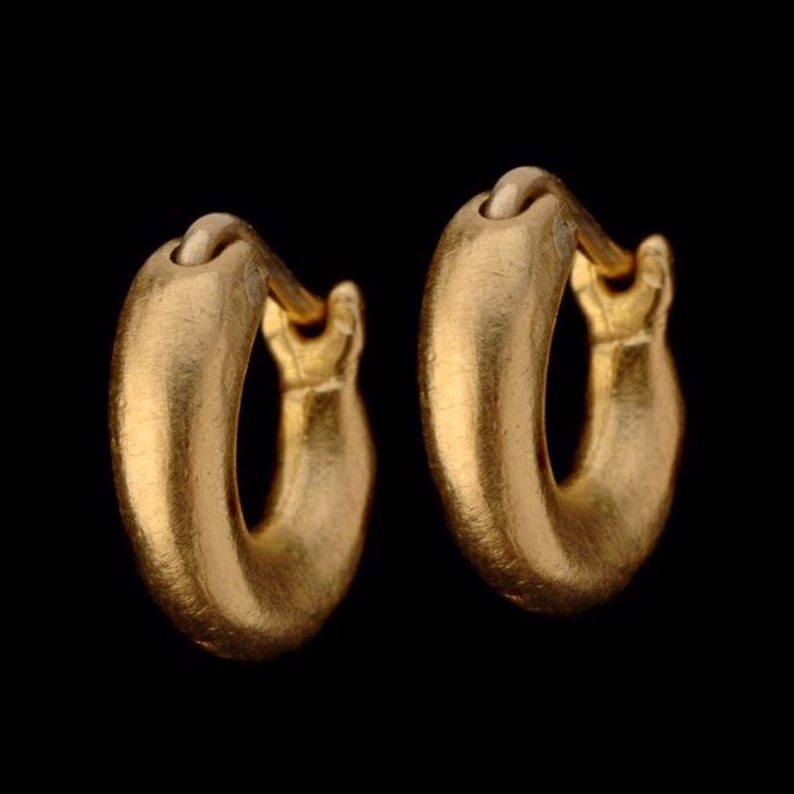 Classic Small 22k Solid Gold Click-in Hoop Earrings, Fine Jewelry, Unisex Earrings, Men Earrings. image 6