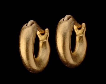 Classic Small 22k Solid Gold Click-in Hoop Earrings, Fine Jewelry, Unisex Earrings, Men Earrings.