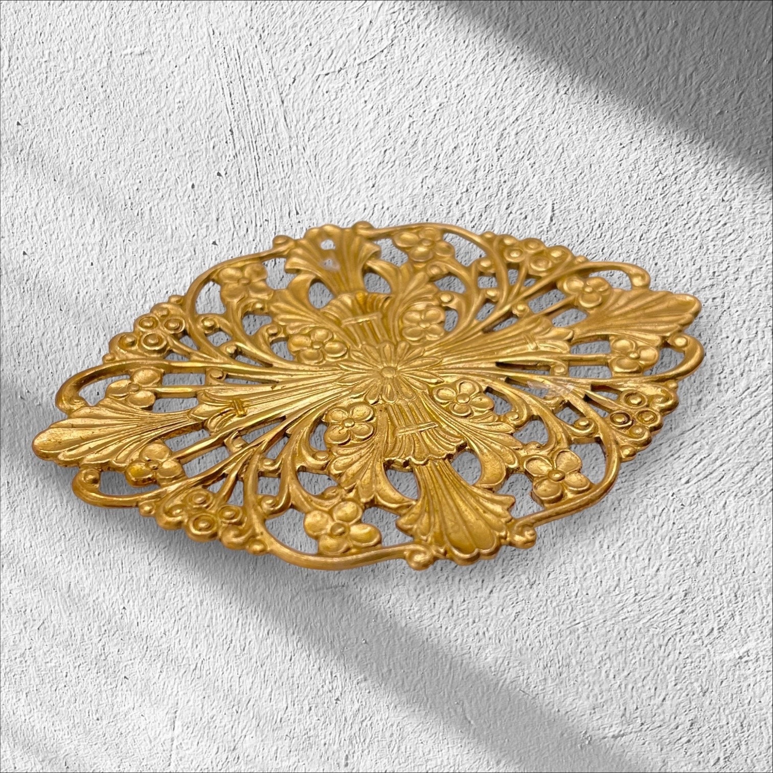 Vintage - (1) Flat - Oval Brass Filigree - Metal Art