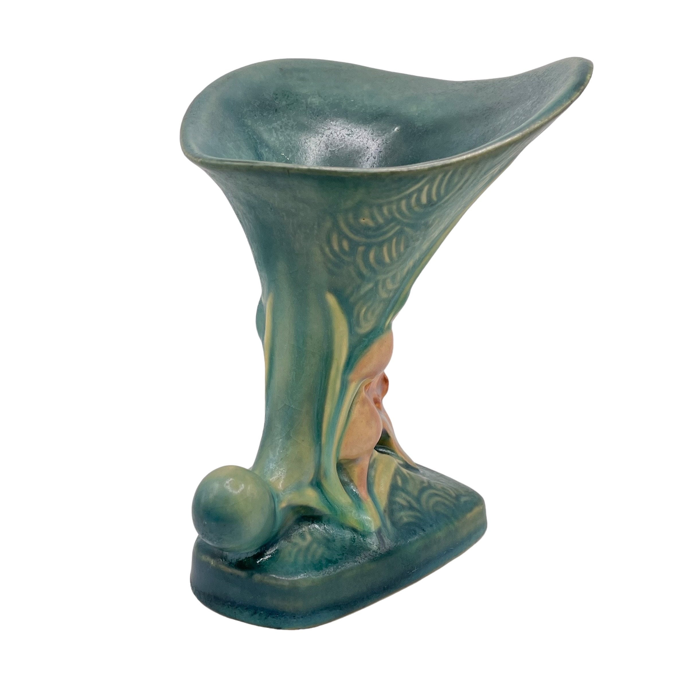 Vintage - Roseville Pottery - Zephyr Lily Cornucopia Vase - 203-6