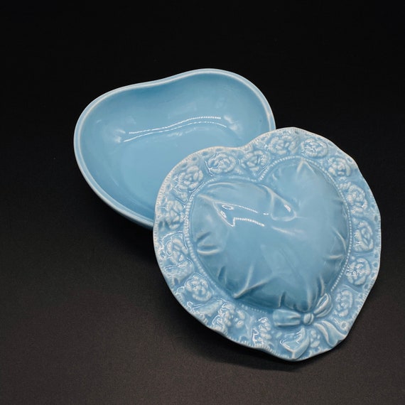 Vintage - Baby Blue - Ceramic Heart Covered / Lid… - image 1