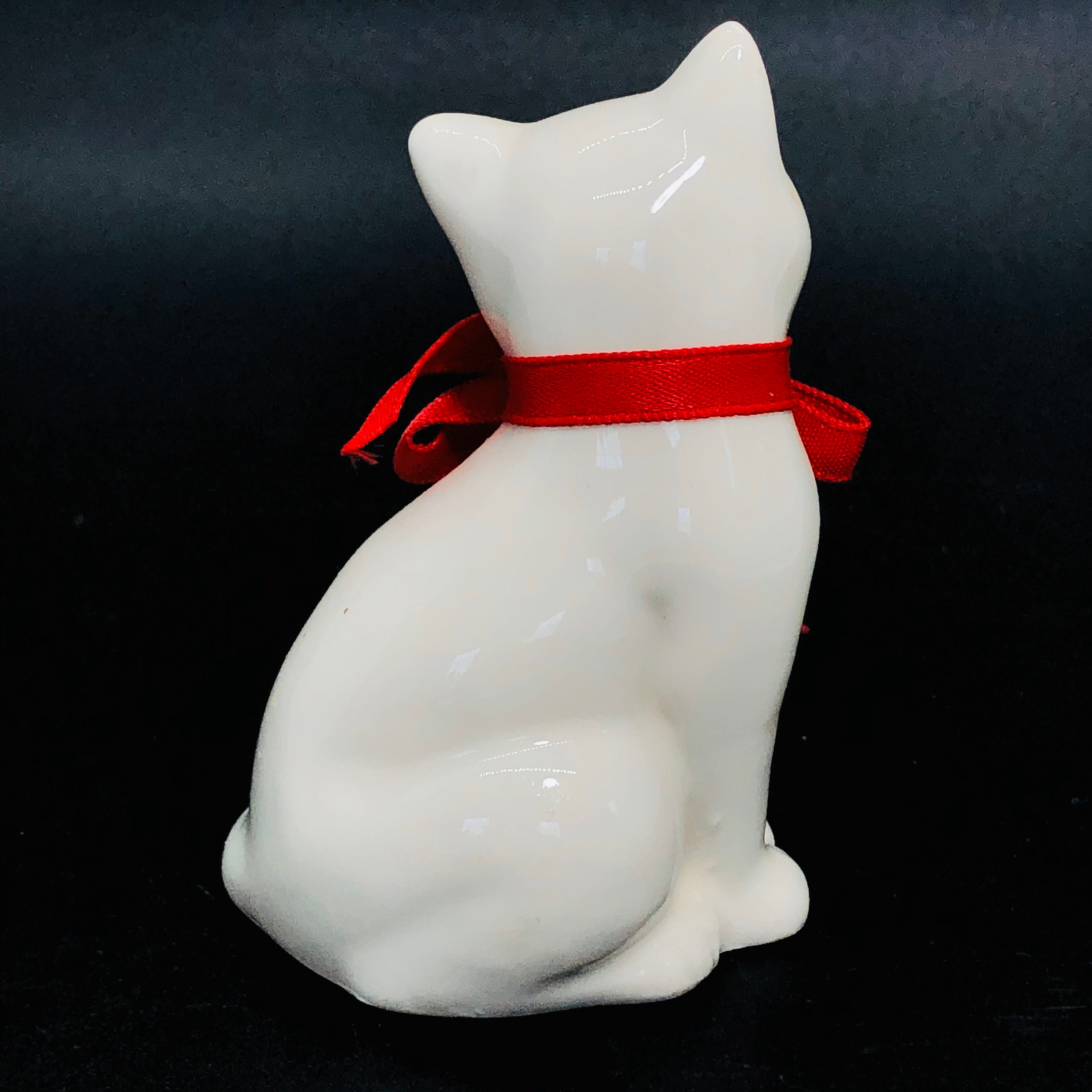 Vintage - Takahashi - Japan - White Kitten / Cat Figurine With
