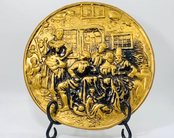 Vintage Geprägter Messing Deko Teller / Ladegerät / Wanddekor - Victorian England Pub Szene (B)