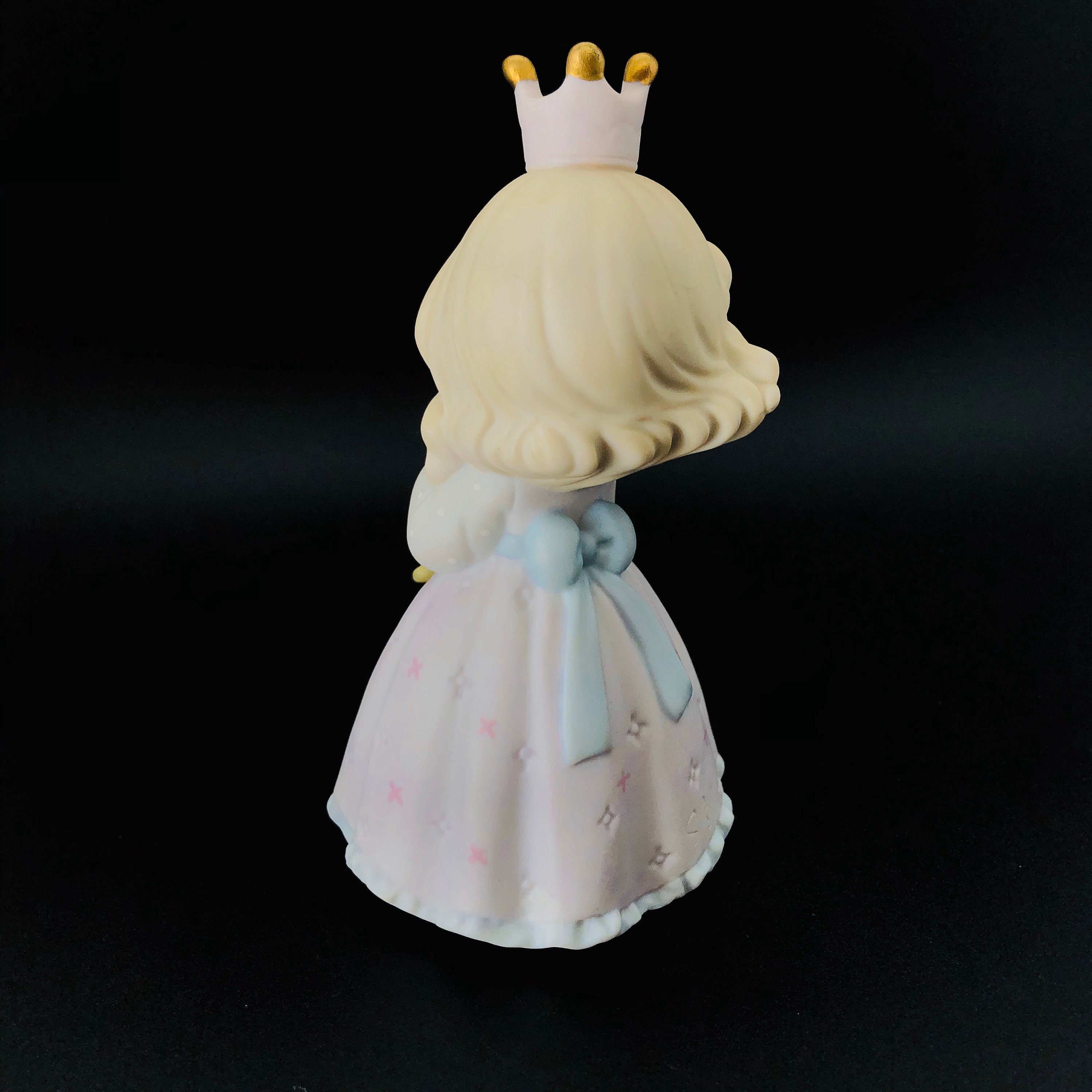 Vintage Enesco 1995 Precious Moments Figurine - Pretty as a