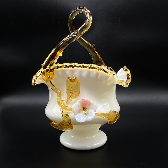 フランスアンティーク オパールセントガラスのバスケット フリル 籠 花器 花入れ フランスアンティーク オパールセントガラスのバスケット フリル