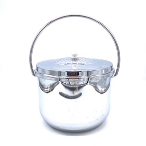 Vintage - Mid Century Modern - Chrome Ice Bucket met Cocktail Recepten Reliëf op de bodem - Mid Century Barware - Bar Cart
